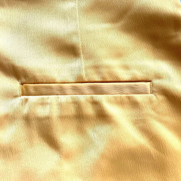 H&M Gold Satin-like High‎ Waisted Shorts, Size 2 - Picture 12 of 13